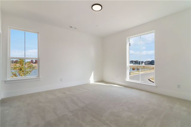 4300 S 89th Place, Bentonville, AR 72713