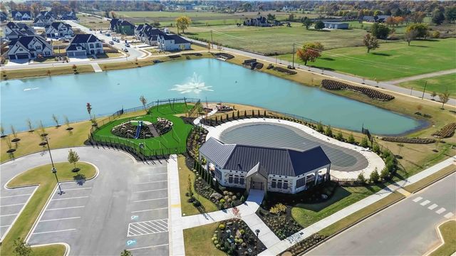 4300 S 89th Place, Bentonville, AR 72713