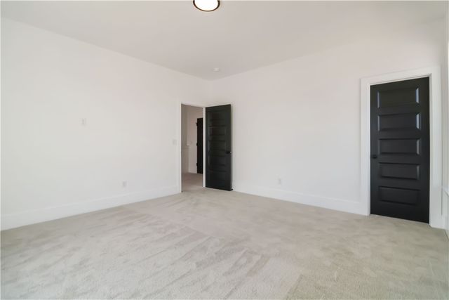 4300 S 89th Place, Bentonville, AR 72713