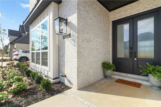 4300 S 89th Place, Bentonville, AR 72713