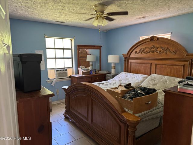 122 Hampton Drive, Castle Hayne, NC 28429