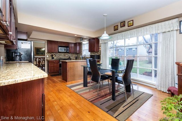 5082 Westmoreland Drive, Troy, MI 48085