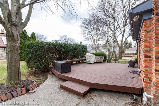 5082 Westmoreland Drive, Troy, MI 48085