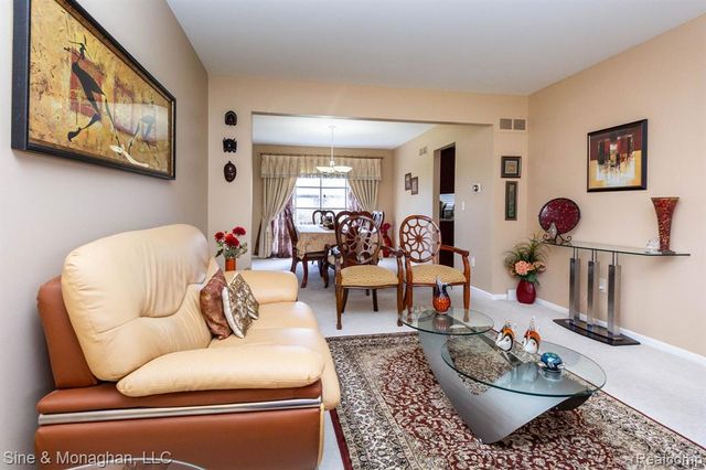 5082 Westmoreland Drive, Troy, MI 48085