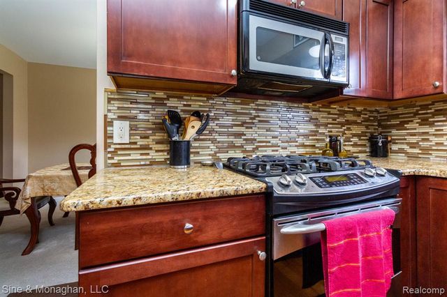 5082 Westmoreland Drive, Troy, MI 48085