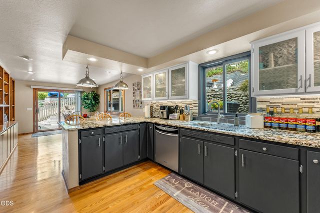 1628 NE Terrace Drive, Grants Pass, OR 97526