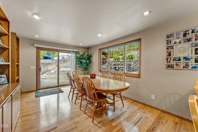 1628 NE Terrace Drive, Grants Pass, OR 97526