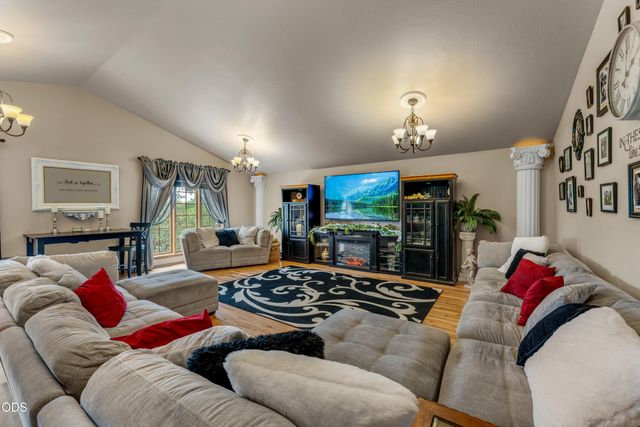 1628 NE Terrace Drive, Grants Pass, OR 97526