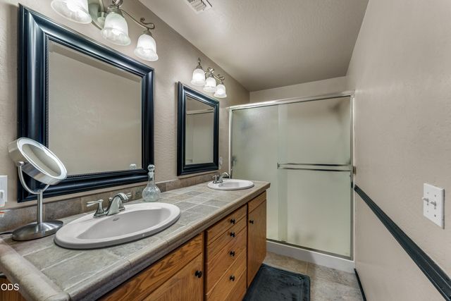 1628 NE Terrace Drive, Grants Pass, OR 97526