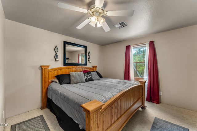 1628 NE Terrace Drive, Grants Pass, OR 97526