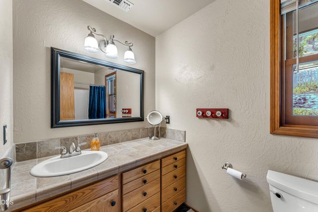 1628 NE Terrace Drive, Grants Pass, OR 97526