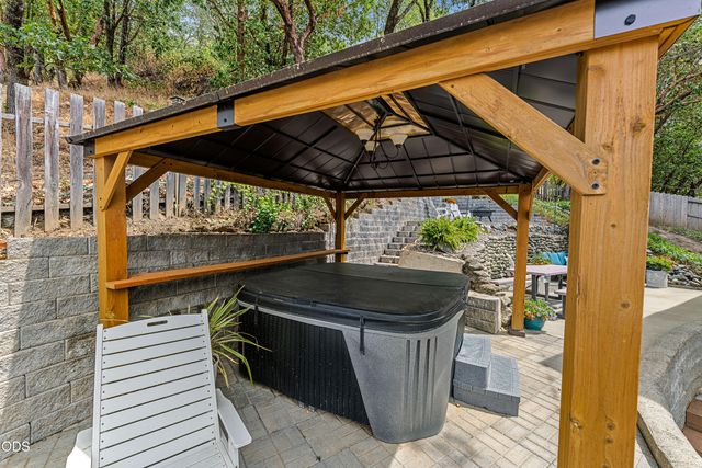 1628 NE Terrace Drive, Grants Pass, OR 97526