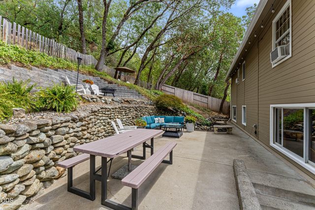 1628 NE Terrace Drive, Grants Pass, OR 97526