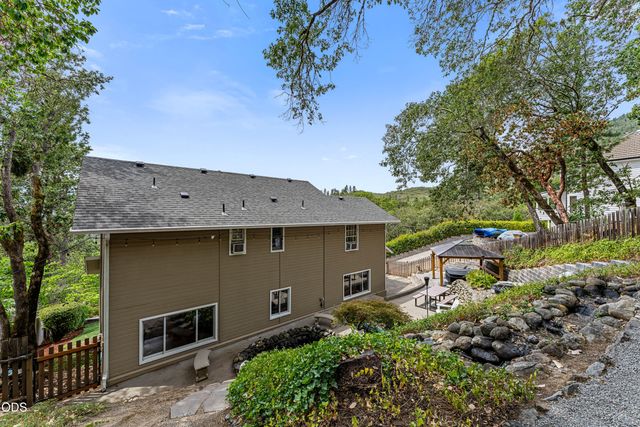 1628 NE Terrace Drive, Grants Pass, OR 97526