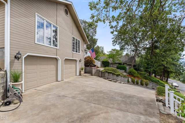 1628 NE Terrace Drive, Grants Pass, OR 97526