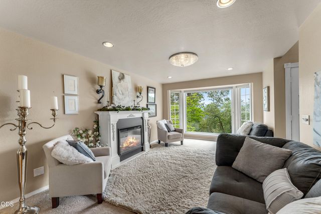 1628 NE Terrace Drive, Grants Pass, OR 97526
