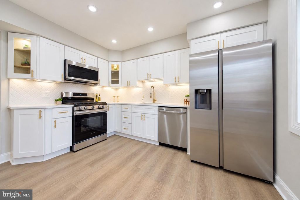 118 W COLLINS CT, BLACKWOOD, NJ 08012 — photo 3