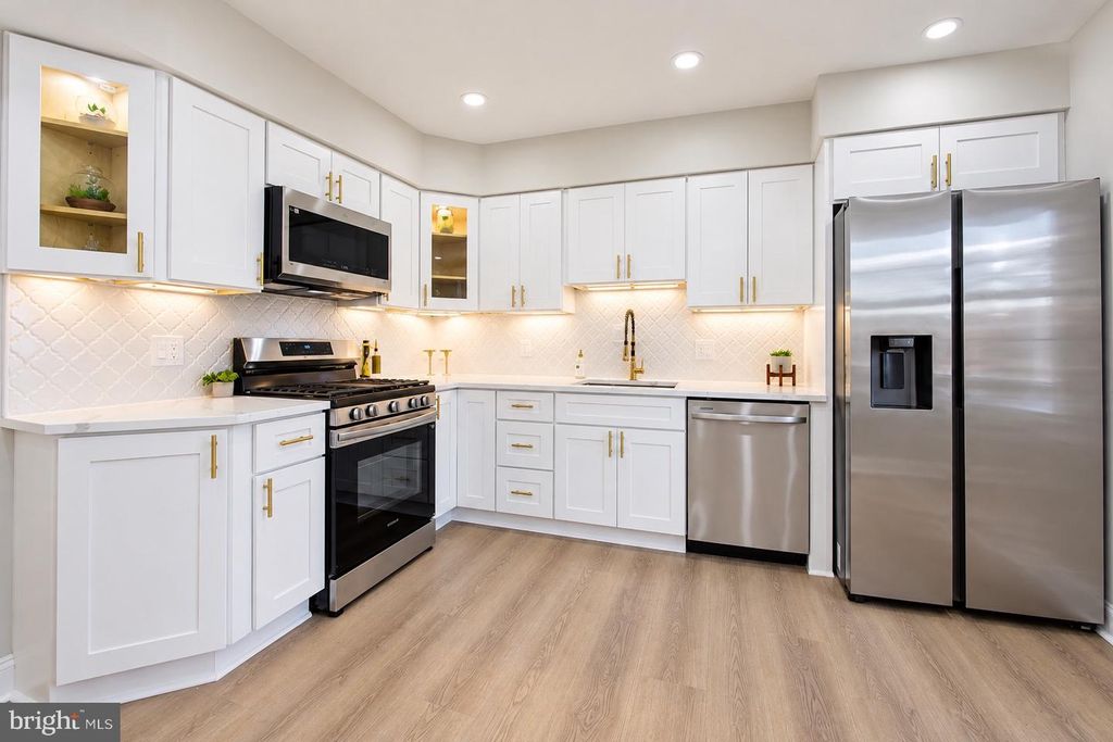 118 W COLLINS CT, BLACKWOOD, NJ 08012 — photo 4
