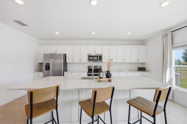 1017 CALICO POINTE CIRCLE, Groveland, FL 34736
