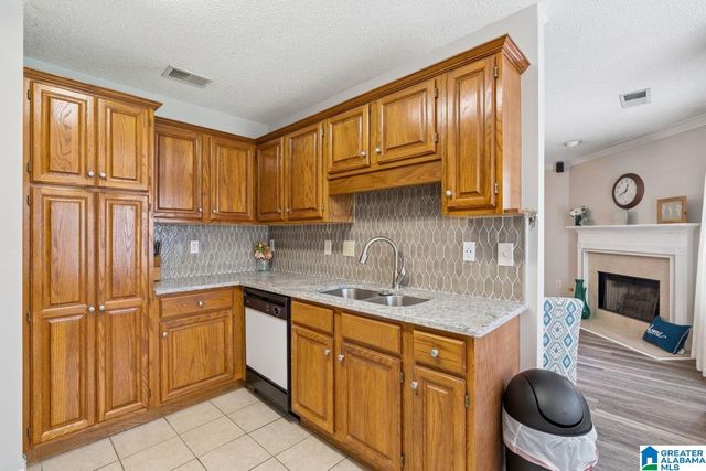 124 CEDAR GROVE PARKWAY, Alabaster, AL 35114