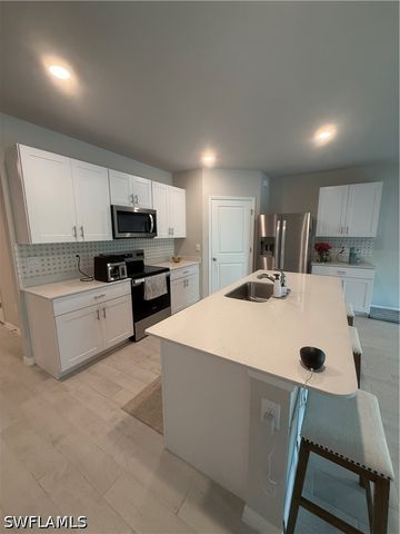 4134 Peaceful River LN, Fort Myers, FL 33905