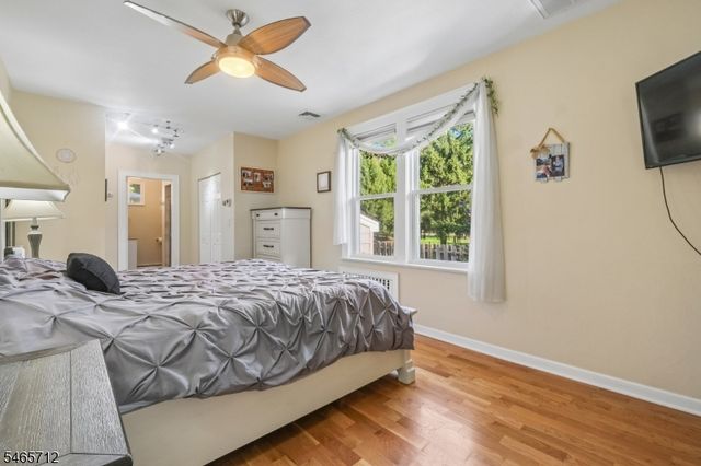 137 Ravine Ave, West Caldwell Twp., NJ 07006