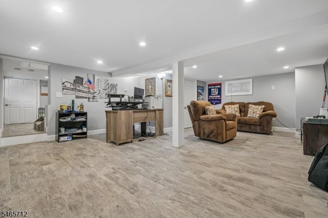 137 Ravine Ave, West Caldwell Twp., NJ 07006