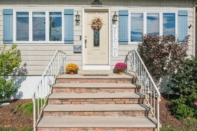 137 Ravine Ave, West Caldwell Twp., NJ 07006