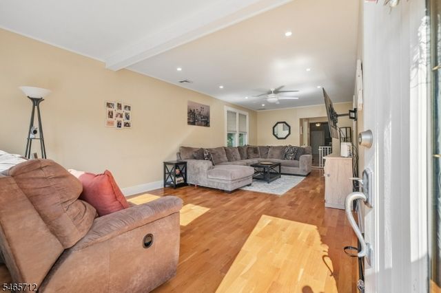 137 Ravine Ave, West Caldwell Twp., NJ 07006