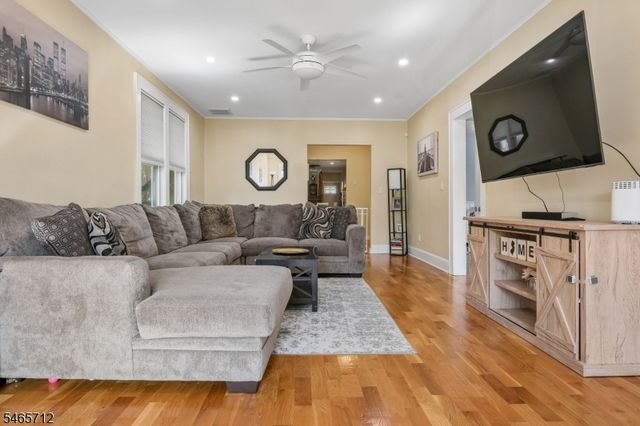 137 Ravine Ave, West Caldwell Twp., NJ 07006