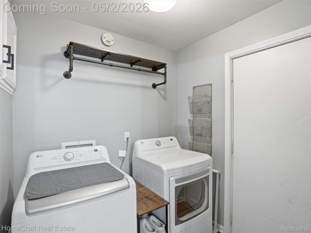 176 S BIGGS Street, Belleville, MI 48111
