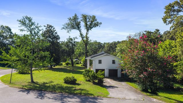 4825 Montcrest Drive, Chattanooga, TN 37416