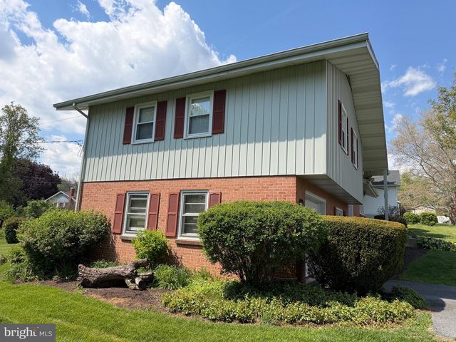 903 FOX MEADOW ROAD, Chambersburg, PA 17202