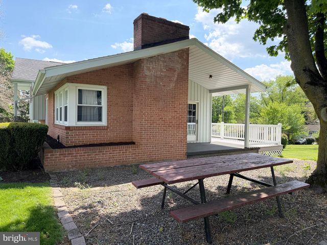 903 FOX MEADOW ROAD, Chambersburg, PA 17202