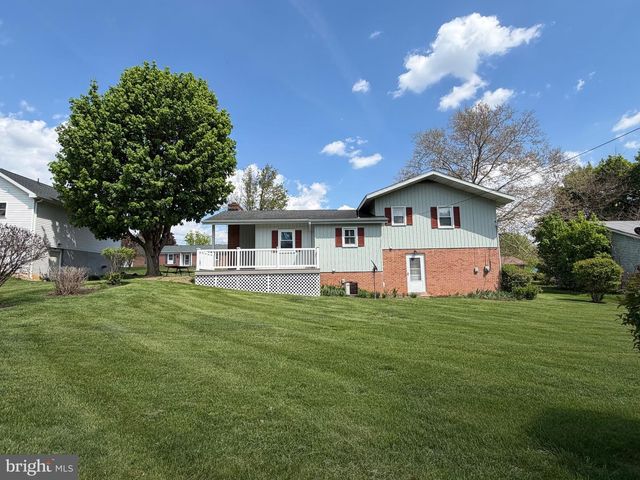 903 FOX MEADOW ROAD, Chambersburg, PA 17202