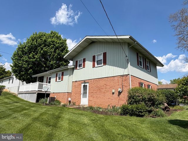 903 FOX MEADOW ROAD, Chambersburg, PA 17202
