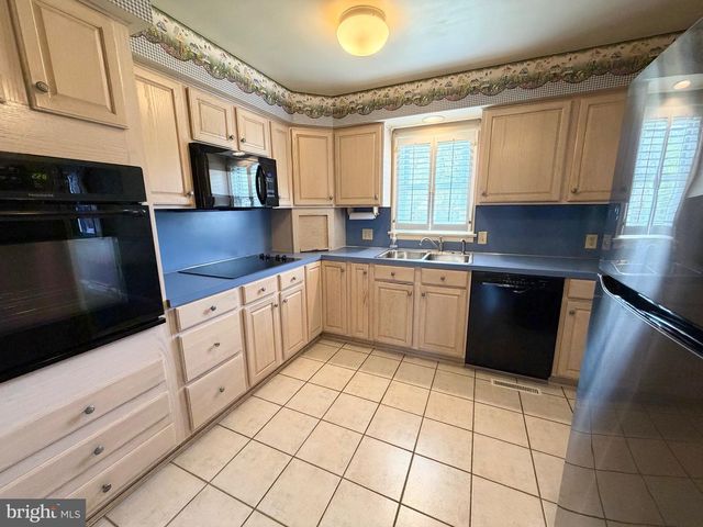 903 FOX MEADOW ROAD, Chambersburg, PA 17202