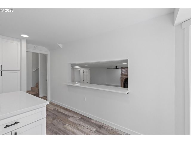 14214 Se CRYSTAL SPRINGS Blvd, Portland, OR 97236