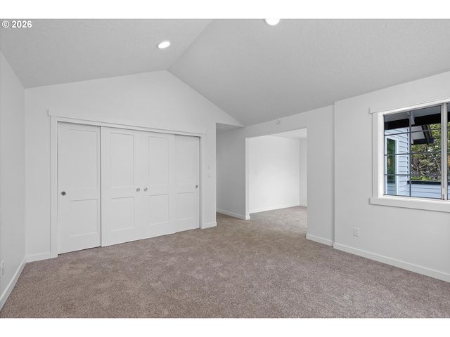 14214 Se CRYSTAL SPRINGS Blvd, Portland, OR 97236