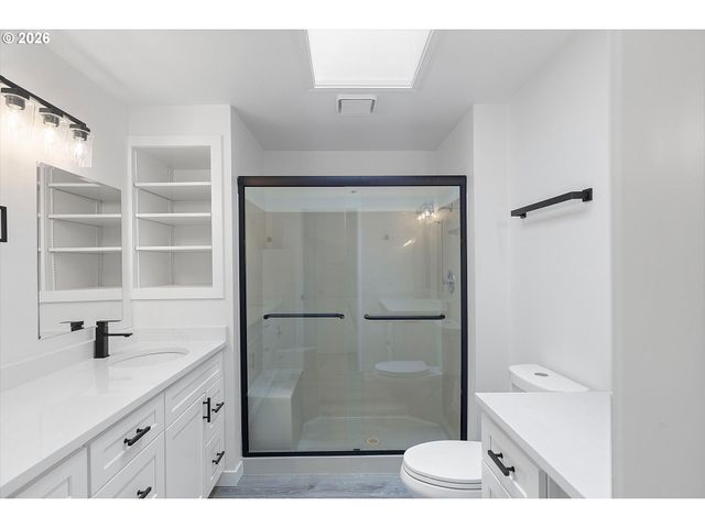 14214 Se CRYSTAL SPRINGS Blvd, Portland, OR 97236