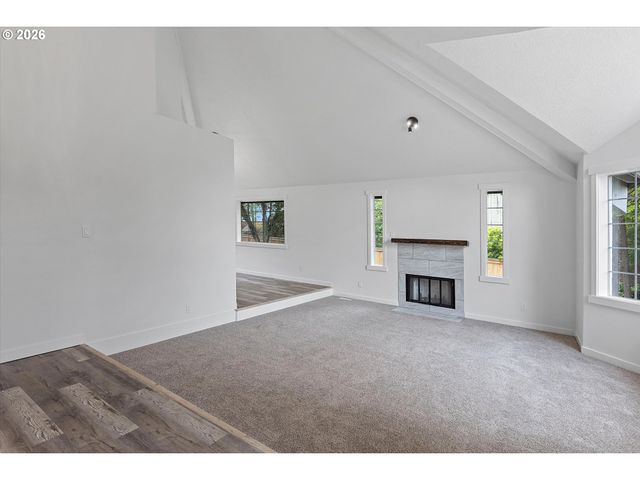 14214 Se CRYSTAL SPRINGS Blvd, Portland, OR 97236