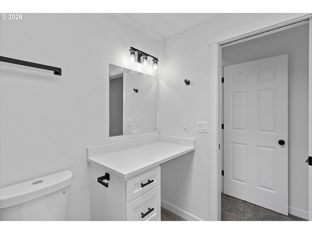 14214 Se CRYSTAL SPRINGS Blvd, Portland, OR 97236