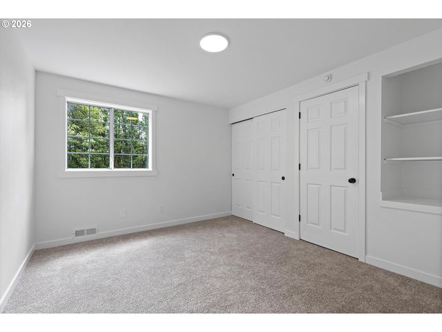 14214 Se CRYSTAL SPRINGS Blvd, Portland, OR 97236
