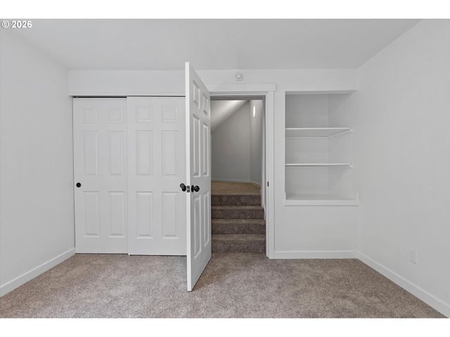 14214 Se CRYSTAL SPRINGS Blvd, Portland, OR 97236