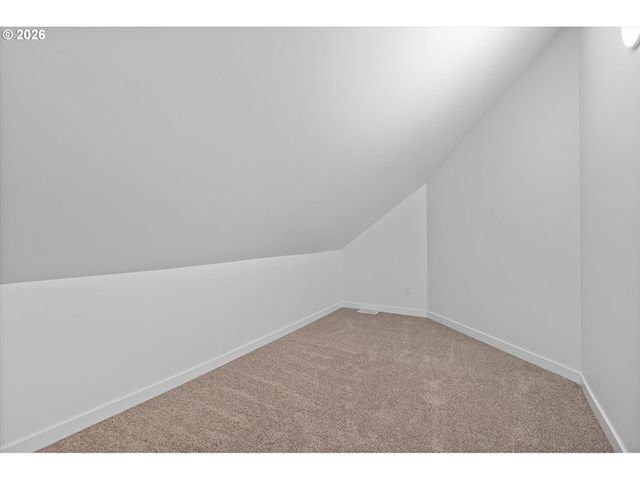 14214 Se CRYSTAL SPRINGS Blvd, Portland, OR 97236