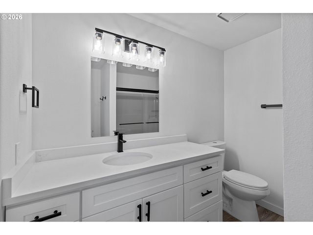 14214 Se CRYSTAL SPRINGS Blvd, Portland, OR 97236