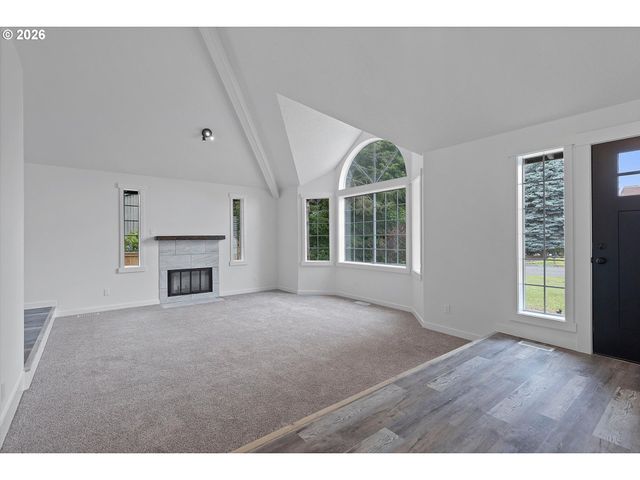 14214 Se CRYSTAL SPRINGS Blvd, Portland, OR 97236