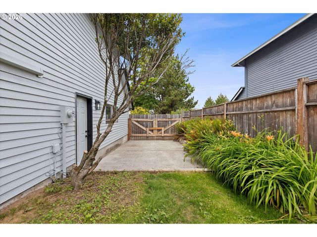 14214 Se CRYSTAL SPRINGS Blvd, Portland, OR 97236