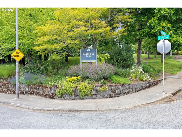 14214 Se CRYSTAL SPRINGS Blvd, Portland, OR 97236