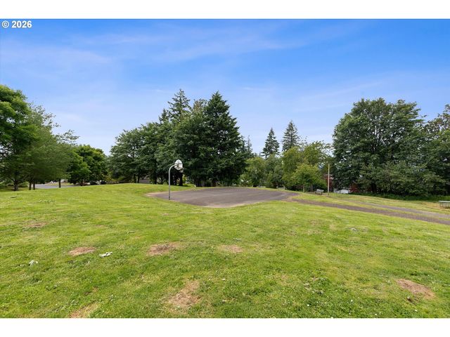 14214 Se CRYSTAL SPRINGS Blvd, Portland, OR 97236